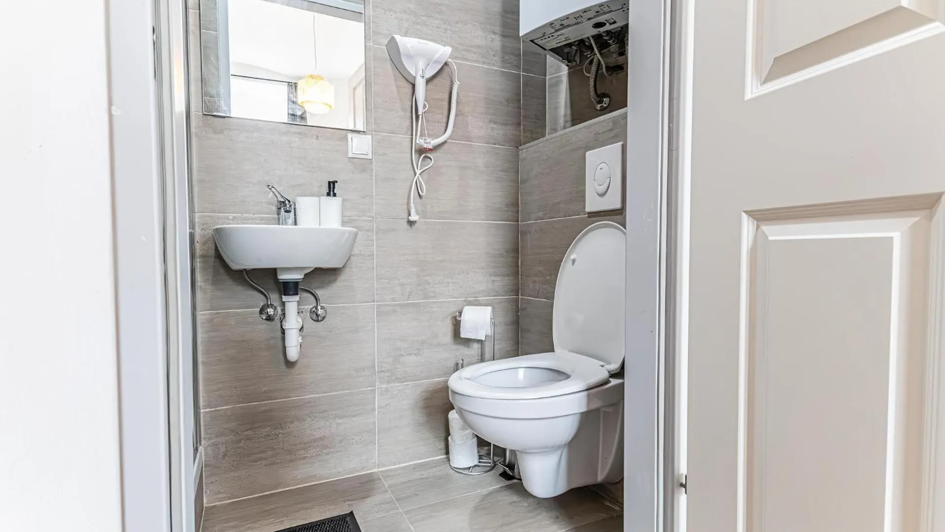 아파트 Westbahnhof Kingbed 1Br Apt With Ensuite Washer 비엔나